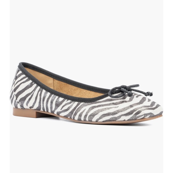 N Y & CO Paulina Ballet Flat in Zebra Shoe Size 11. - Picture 7 of 8